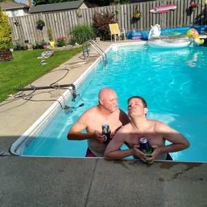 Meet your Posher, Adelle